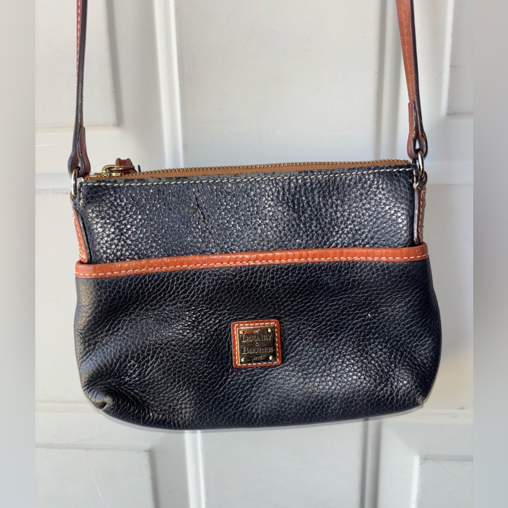 Dooney & Bourke navy pebbled leather handbag
